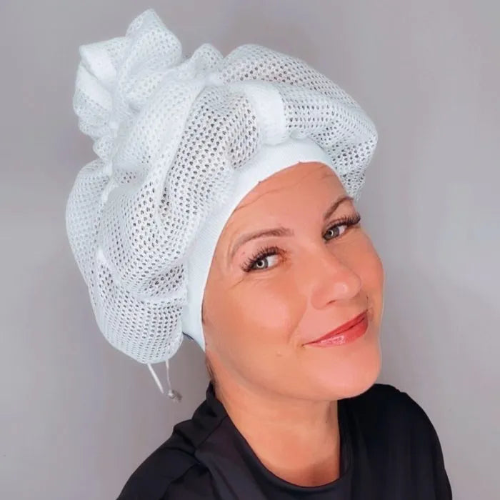 Soulta Net Plopping Bonnet Extra Curls | Pretty Curly Girl | Curly girl method approved | Vegan curly hair products | Krullen | Krullend haar | Plopping bonnet voor extra gedefinieerde krullen | Net bonnet to enhance curl definition and reduce frizz | Curly girl approved
